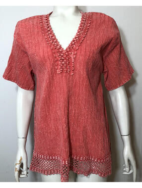 Everleigh Womens Small Coral Salmon Crinkle Peasant Top Embroidered Lace Trim